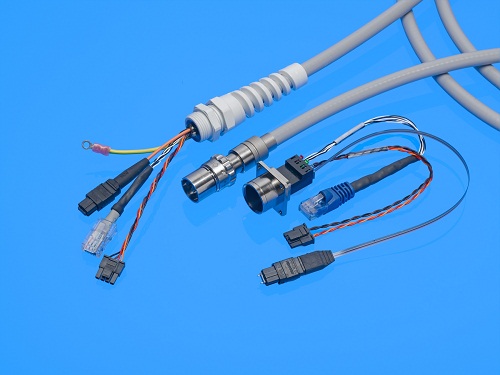 混合式圆形MT连接器和插座  提供医疗系统精简解决方案